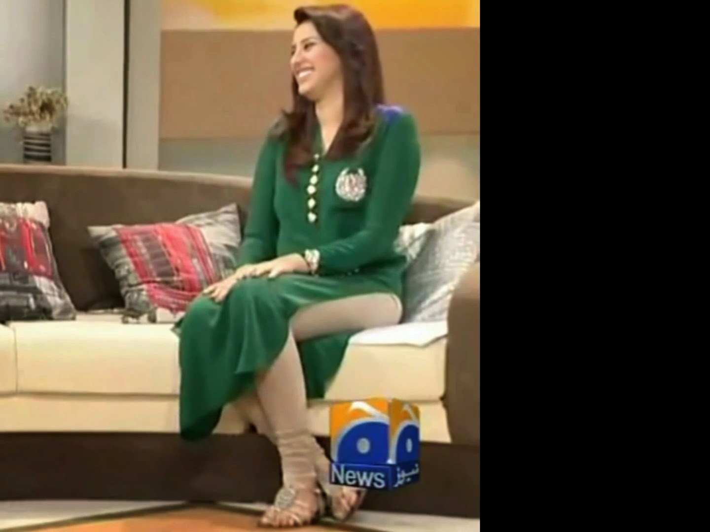 Pakistani Television Captures And Hot Models Madiha Naqvi Hot Tight Pant